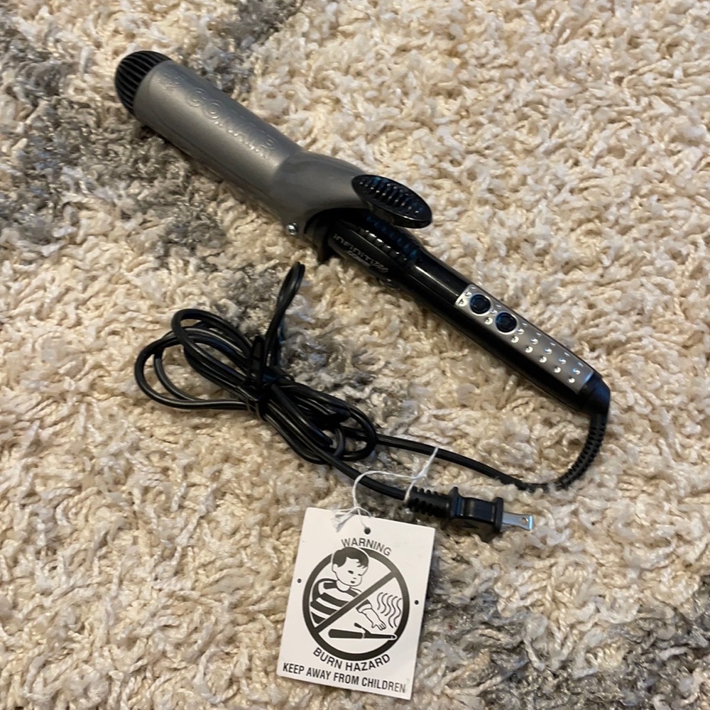 Infiniti Pro 1 1/2 Barrel Curling Iron by Conair